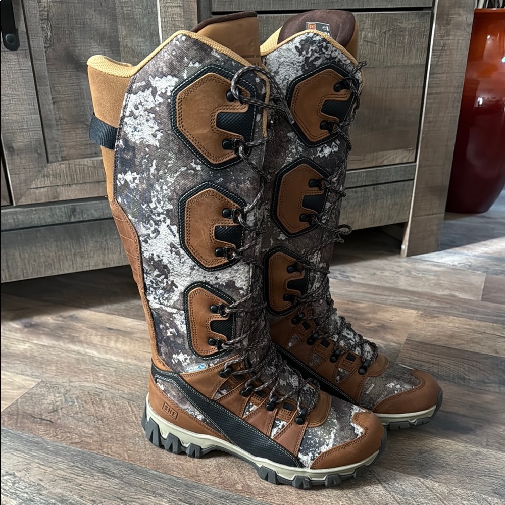 SHE Outdoors Hunting Boots 8.5